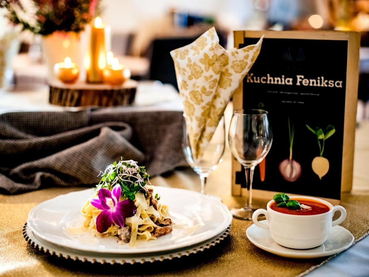 Hotel Feniks เนียซนอ ภายนอก รูปภาพ